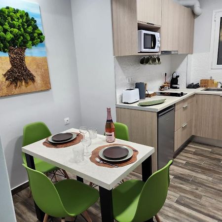 Cozy Apartment Metaxourgeio Greendom Atenas Exterior foto