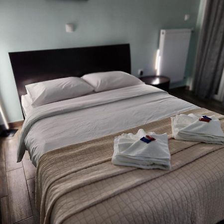 Cozy Apartment Metaxourgeio Greendom Atenas Exterior foto