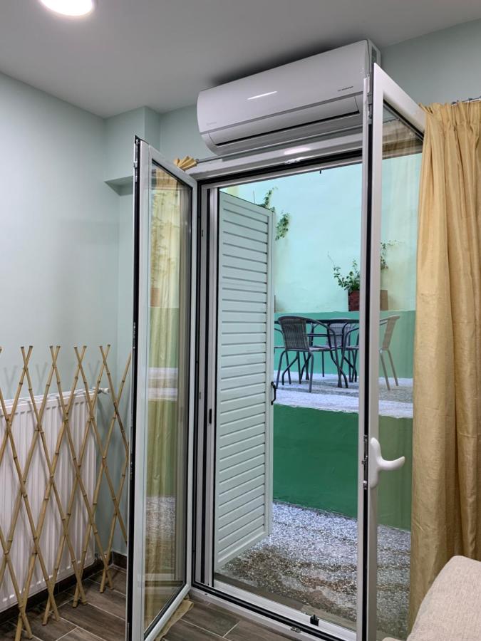 Cozy Apartment Metaxourgeio Greendom Atenas Exterior foto