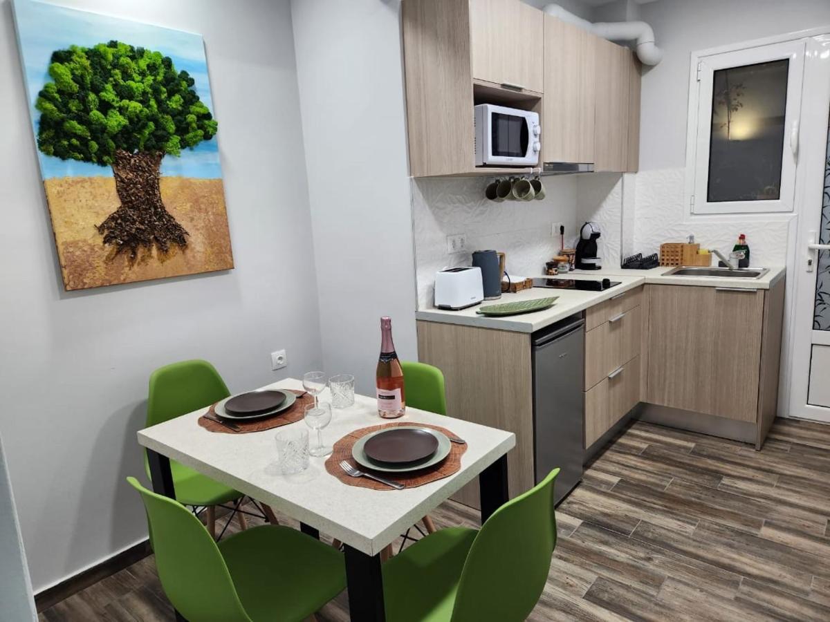 Cozy Apartment Metaxourgeio Greendom Atenas Exterior foto